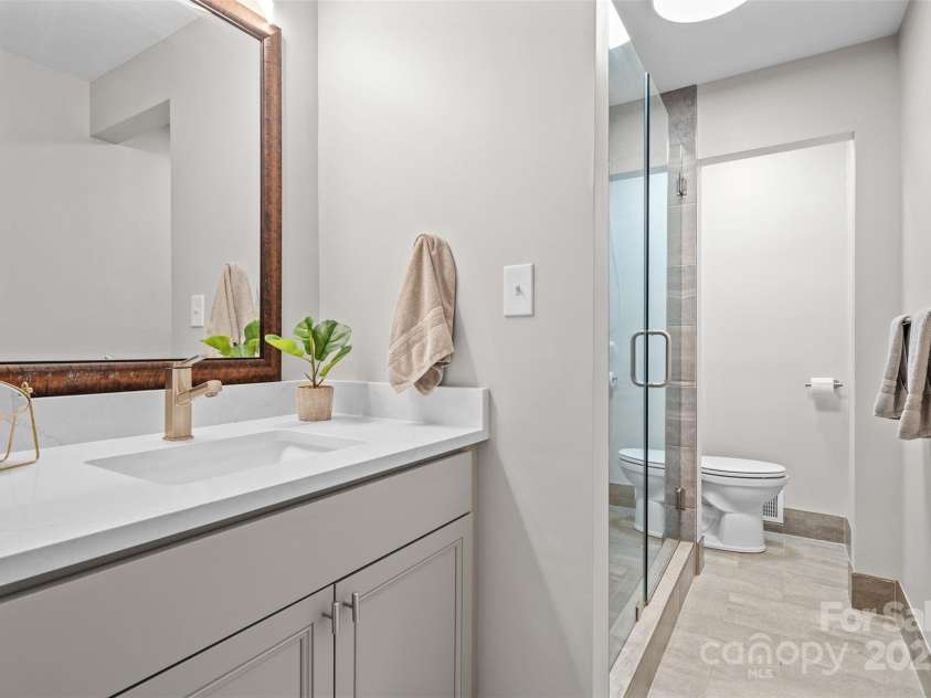 15 Beaverdam Court, Asheville, NC 28804.  MLS# CAR4280351, YatesRealty ID 25151. 