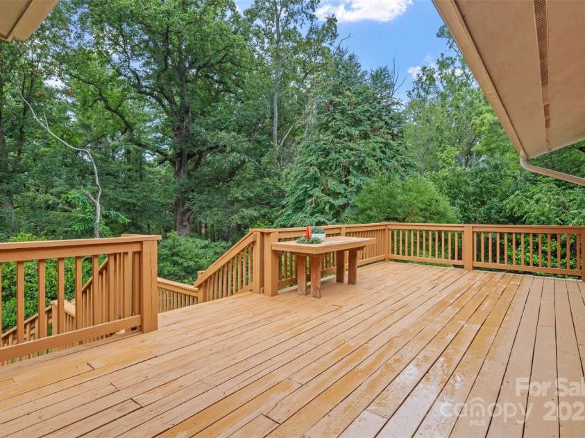 15 Beaverdam Court, Asheville, NC 28804.  MLS# CAR4280351, YatesRealty ID 25151. 