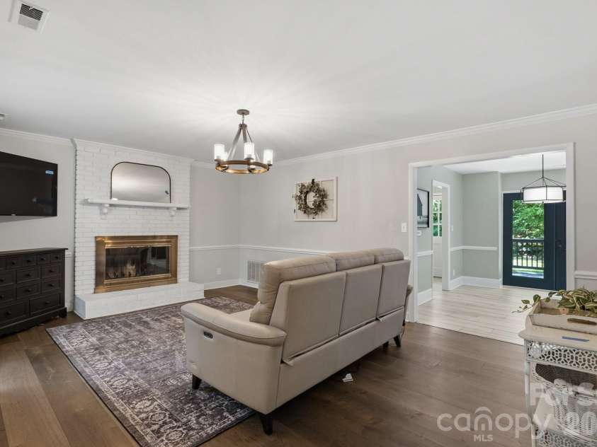 9918 Ridgemore Drive, Charlotte, NC 28277.  MLS# CAR4350332, YatesRealty ID 25152. 