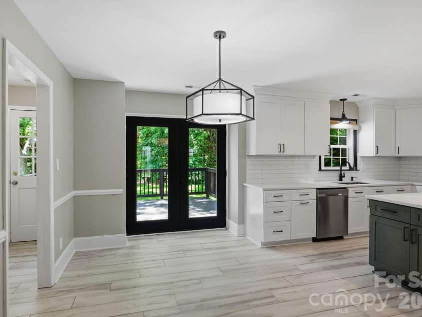 9918 Ridgemore Drive, Charlotte, NC 28277.  MLS# CAR4350332, YatesRealty ID 25152. 