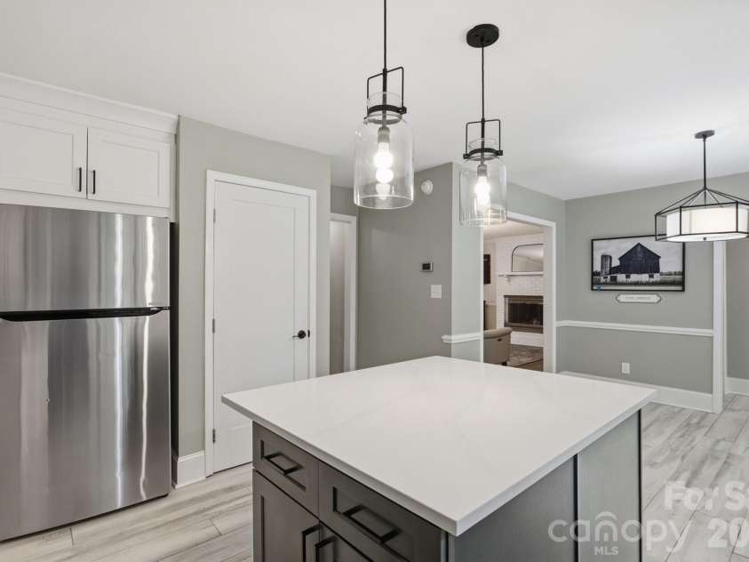 9918 Ridgemore Drive, Charlotte, NC 28277.  MLS# CAR4350332, YatesRealty ID 25152. 