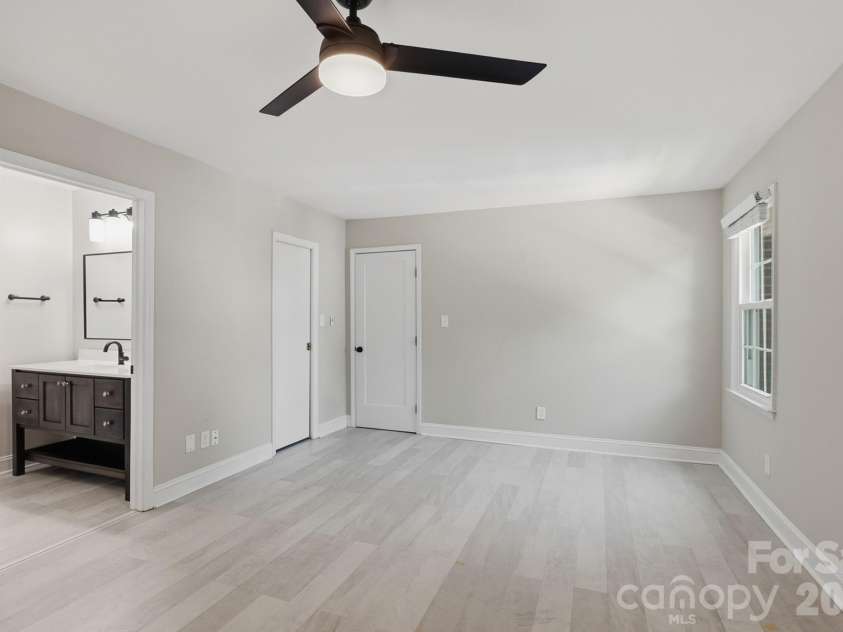 9918 Ridgemore Drive, Charlotte, NC 28277.  MLS# CAR4350332, YatesRealty ID 25152. 