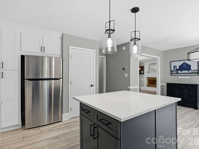 9918 Ridgemore Drive, Charlotte, NC 28277.  MLS# CAR4350332, YatesRealty ID 25152. 