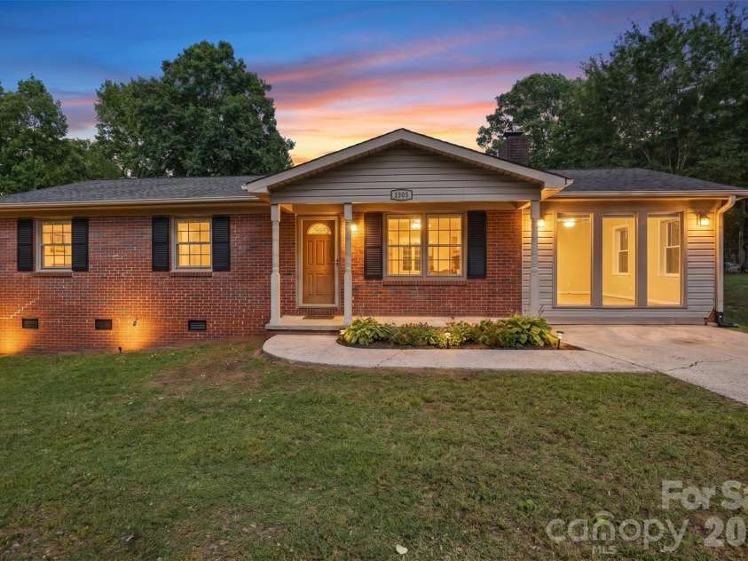 1903 Robyn Avenue, Shelby, NC 28152.  MLS# CAR4380582, YatesRealty ID 25153. 