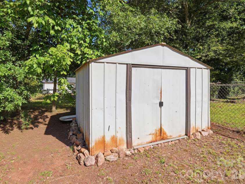 1903 Robyn Avenue, Shelby, NC 28152.  MLS# CAR4380582, YatesRealty ID 25153. 