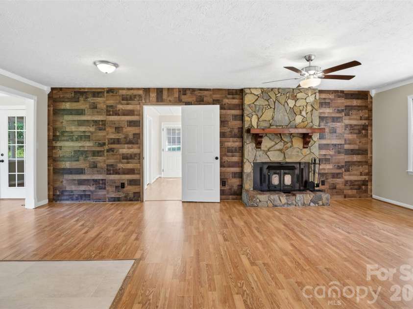 1903 Robyn Avenue, Shelby, NC 28152.  MLS# CAR4380582, YatesRealty ID 25153. 