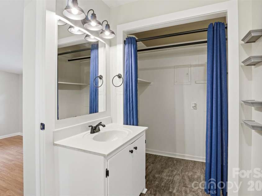 1903 Robyn Avenue, Shelby, NC 28152.  MLS# CAR4380582, YatesRealty ID 25153. 