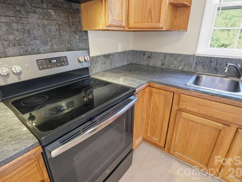 1903 Robyn Avenue, Shelby, NC 28152.  MLS# CAR4380582, YatesRealty ID 25153. 