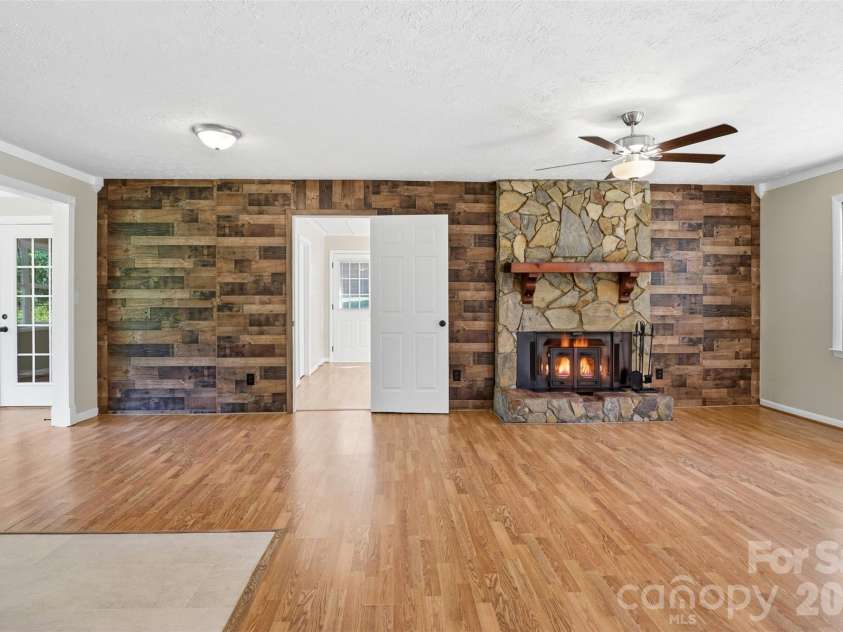 1903 Robyn Avenue, Shelby, NC 28152.  MLS# CAR4380582, YatesRealty ID 25153. 