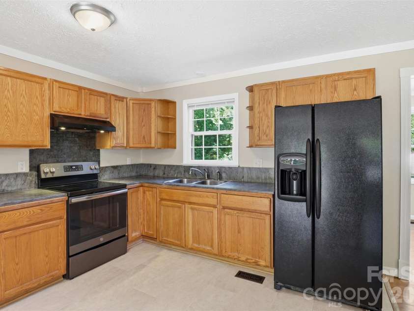 1903 Robyn Avenue, Shelby, NC 28152.  MLS# CAR4380582, YatesRealty ID 25153. 