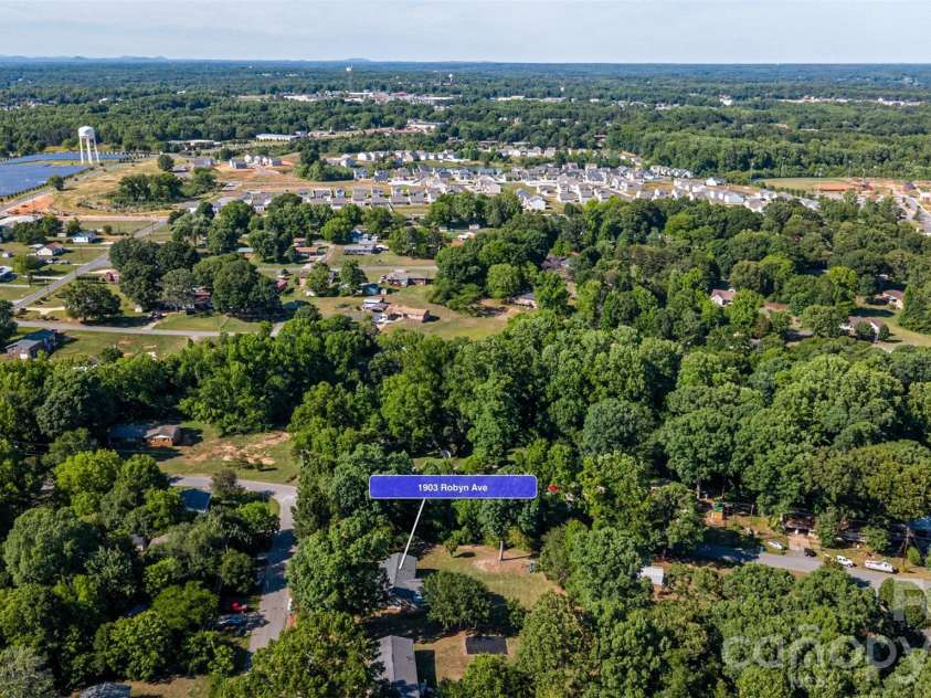 1903 Robyn Avenue, Shelby, NC 28152.  MLS# CAR4380582, YatesRealty ID 25153. 