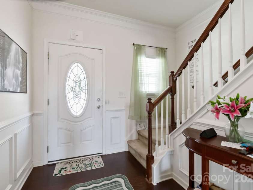 2932 Berry Creek Road, Charlotte, NC 28214.  MLS# CAR4280392, YatesRealty ID 25153. 