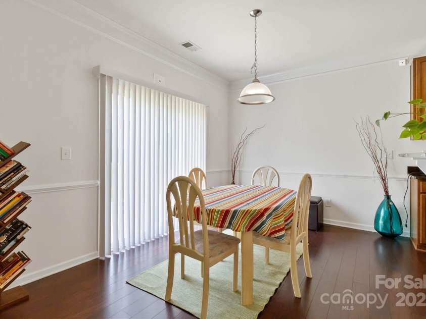 2932 Berry Creek Road, Charlotte, NC 28214.  MLS# CAR4280392, YatesRealty ID 25153. 