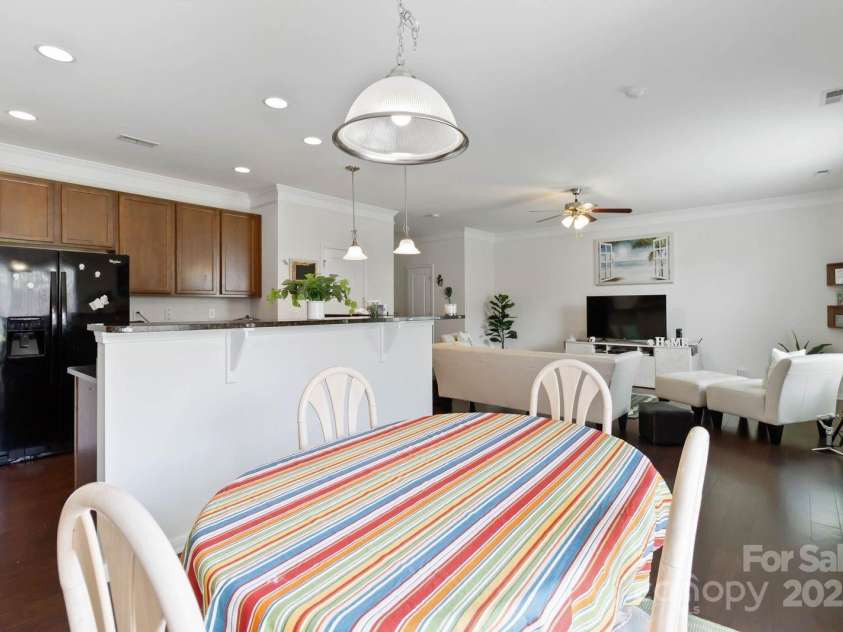 2932 Berry Creek Road, Charlotte, NC 28214.  MLS# CAR4280392, YatesRealty ID 25153. 