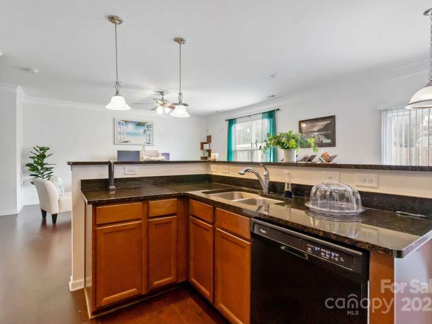 2932 Berry Creek Road, Charlotte, NC 28214.  MLS# CAR4280392, YatesRealty ID 25153. 