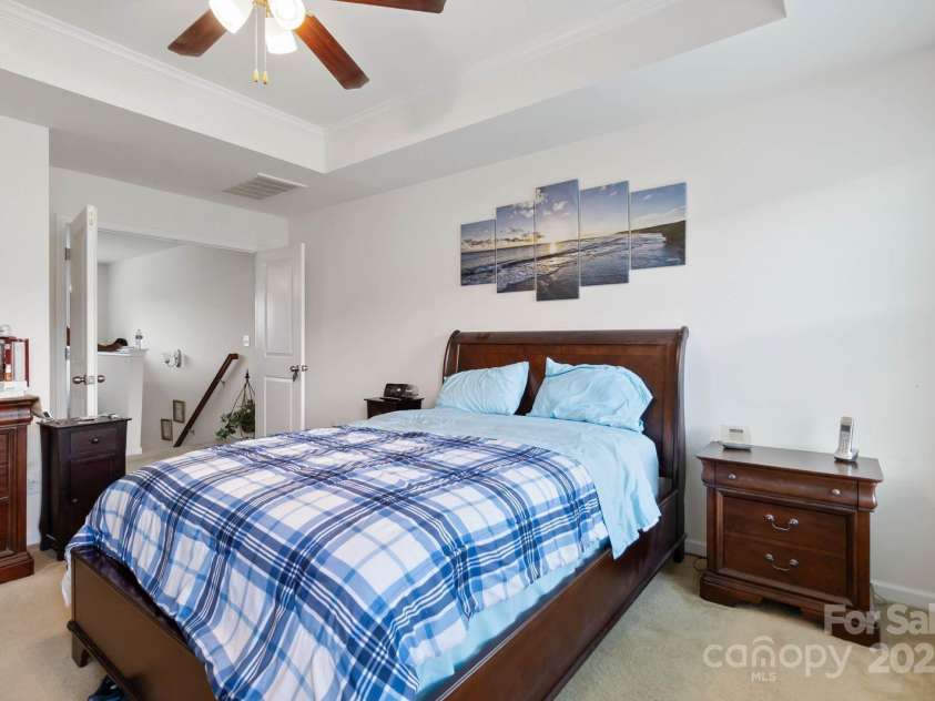 2932 Berry Creek Road, Charlotte, NC 28214.  MLS# CAR4280392, YatesRealty ID 25153. 