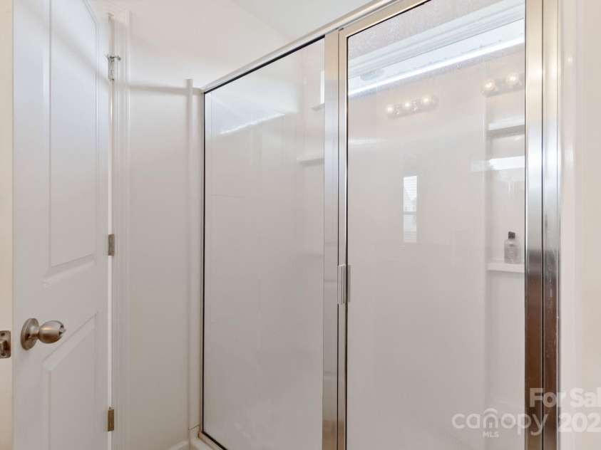 2932 Berry Creek Road, Charlotte, NC 28214.  MLS# CAR4280392, YatesRealty ID 25153. 