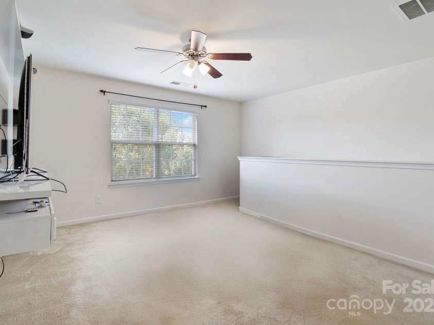 2932 Berry Creek Road, Charlotte, NC 28214.  MLS# CAR4280392, YatesRealty ID 25153. 