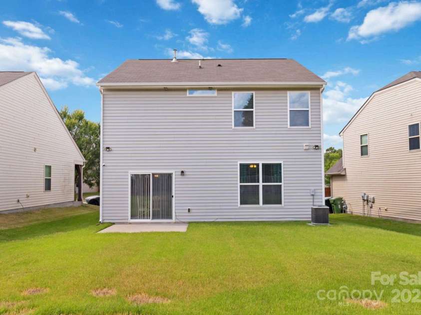 2932 Berry Creek Road, Charlotte, NC 28214.  MLS# CAR4280392, YatesRealty ID 25153. 