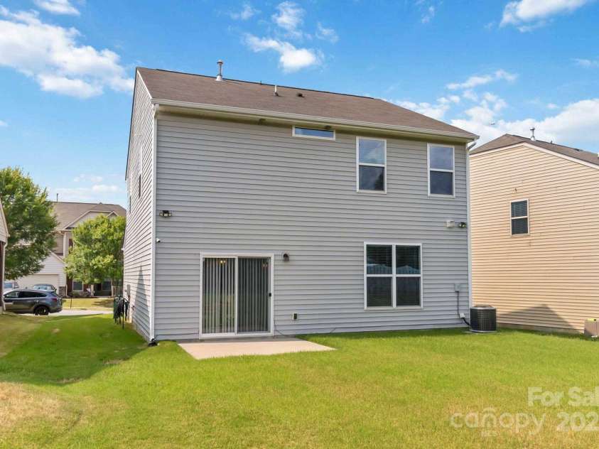 2932 Berry Creek Road, Charlotte, NC 28214.  MLS# CAR4280392, YatesRealty ID 25153. 