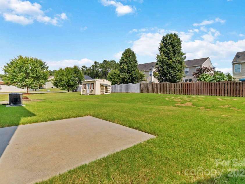 2932 Berry Creek Road, Charlotte, NC 28214.  MLS# CAR4280392, YatesRealty ID 25153. 