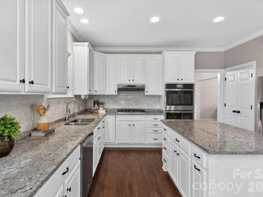 607 Birchwood Drive, Waxhaw, NC 28173.  MLS# CAR4383614, YatesRealty ID 25154. 