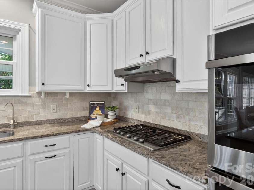 607 Birchwood Drive, Waxhaw, NC 28173.  MLS# CAR4383614, YatesRealty ID 25154. 