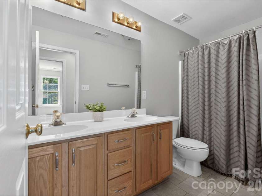 607 Birchwood Drive, Waxhaw, NC 28173.  MLS# CAR4383614, YatesRealty ID 25154. 