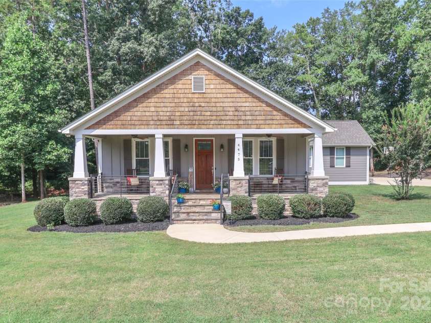 4475 North Wynswept Drive, Maiden, NC 28650.  MLS# CAR4279954, YatesRealty ID 25156. 