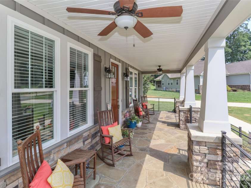 4475 North Wynswept Drive, Maiden, NC 28650.  MLS# CAR4279954, YatesRealty ID 25156. 