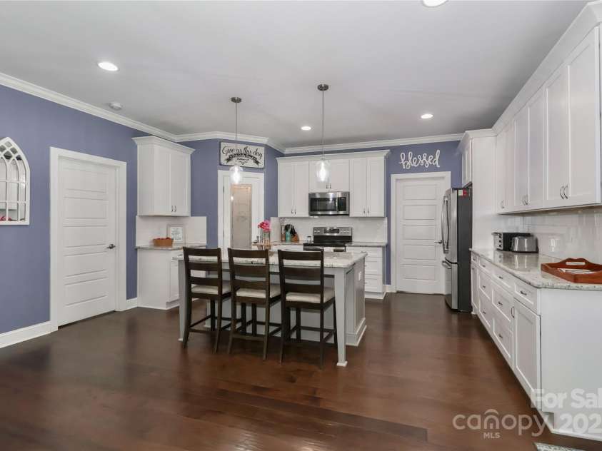 4475 North Wynswept Drive, Maiden, NC 28650.  MLS# CAR4279954, YatesRealty ID 25156. 