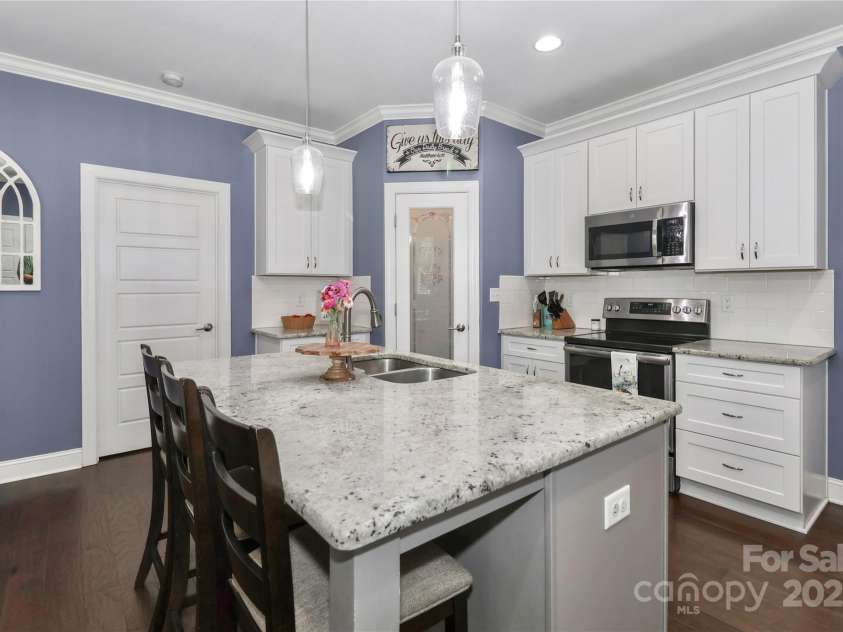 4475 North Wynswept Drive, Maiden, NC 28650.  MLS# CAR4279954, YatesRealty ID 25156. 