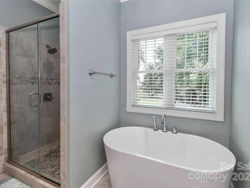 4475 North Wynswept Drive, Maiden, NC 28650.  MLS# CAR4279954, YatesRealty ID 25156. 