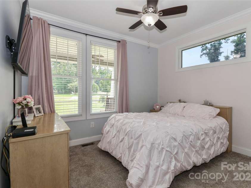 4475 North Wynswept Drive, Maiden, NC 28650.  MLS# CAR4279954, YatesRealty ID 25156. 