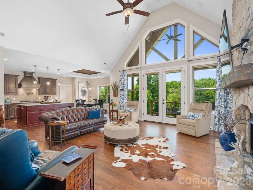 58 Sunny Morning Court, Hendersonville, NC 28792.  MLS# CAR4384357, YatesRealty ID 25156. 