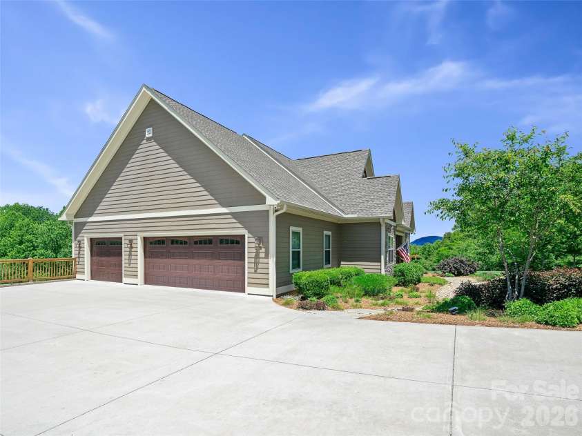 58 Sunny Morning Court, Hendersonville, NC 28792.  MLS# CAR4384357, YatesRealty ID 25156. 