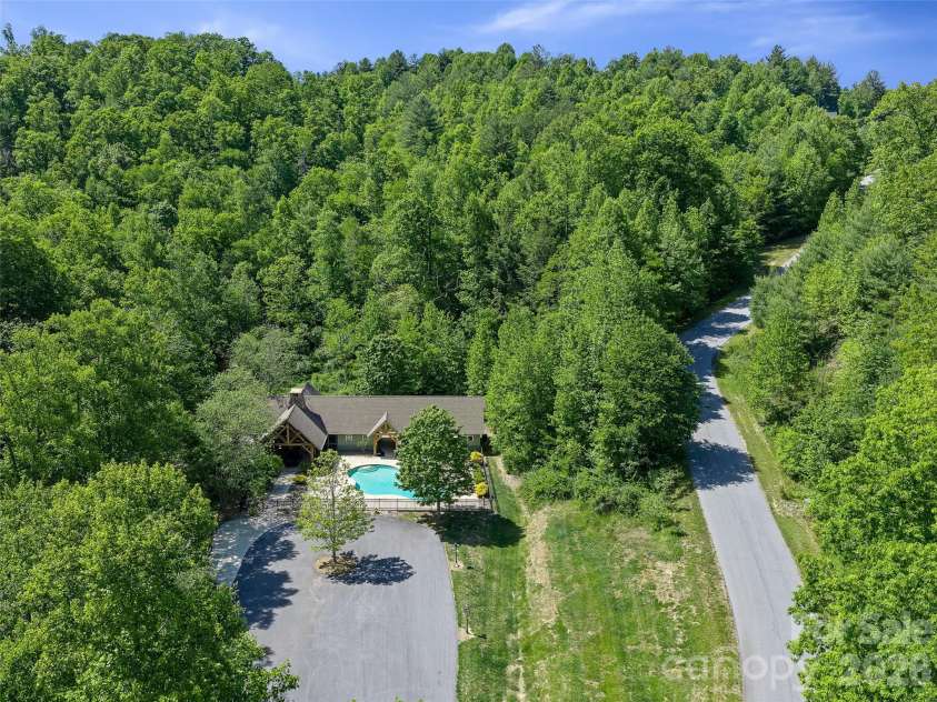 58 Sunny Morning Court, Hendersonville, NC 28792.  MLS# CAR4384357, YatesRealty ID 25156. 
