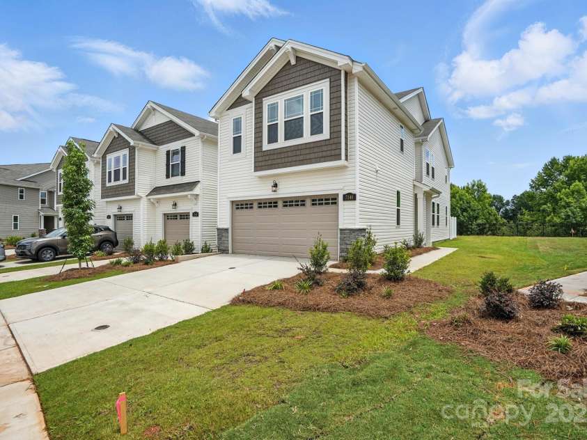 7140 Hodges Meadow Lane, Charlotte, NC 28213.  MLS# CAR4280479, YatesRealty ID 25157. 