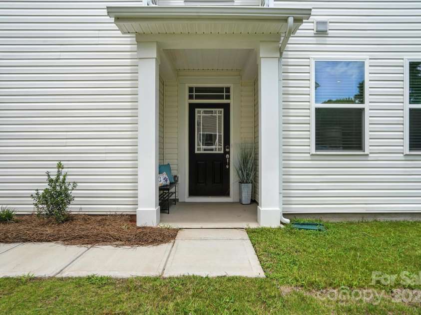 7140 Hodges Meadow Lane, Charlotte, NC 28213.  MLS# CAR4280479, YatesRealty ID 25157. 