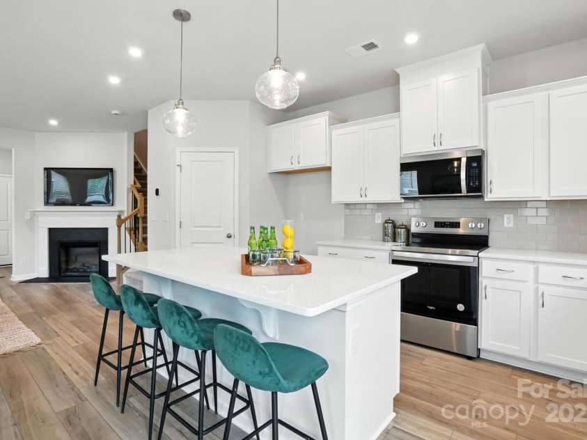 7140 Hodges Meadow Lane, Charlotte, NC 28213.  MLS# CAR4280479, YatesRealty ID 25157. 