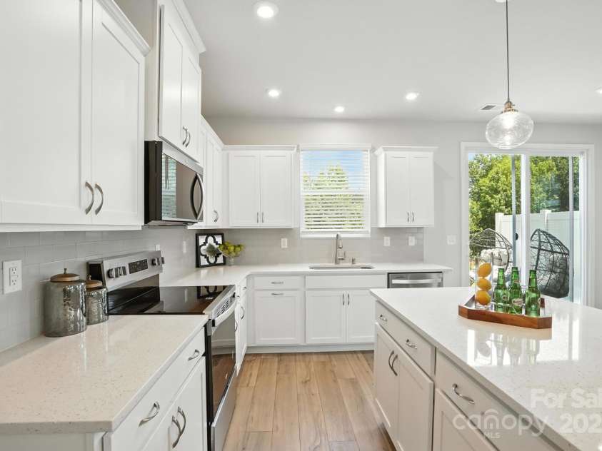 7140 Hodges Meadow Lane, Charlotte, NC 28213.  MLS# CAR4280479, YatesRealty ID 25157. 