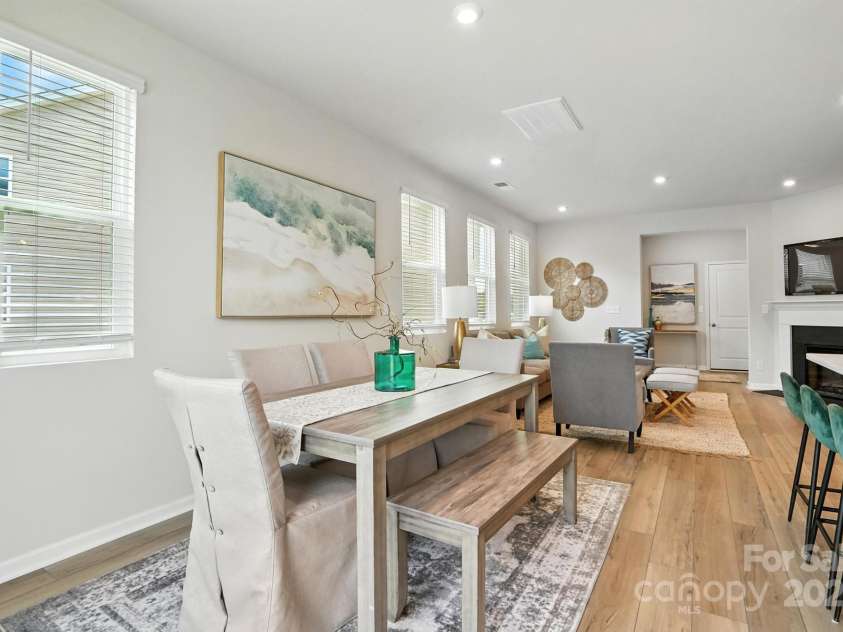 7140 Hodges Meadow Lane, Charlotte, NC 28213.  MLS# CAR4280479, YatesRealty ID 25157. 