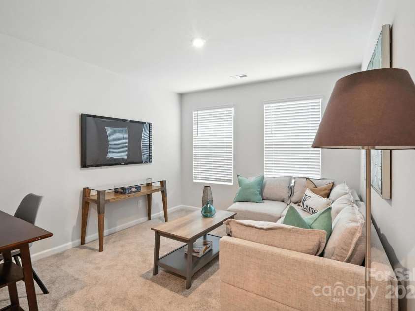 7140 Hodges Meadow Lane, Charlotte, NC 28213.  MLS# CAR4280479, YatesRealty ID 25157. 