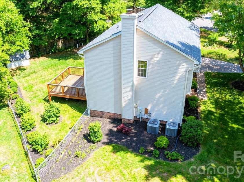 7218 Quail Ridge Drive, Charlotte, NC 28226.  MLS# CAR4383333, YatesRealty ID 25157. 
