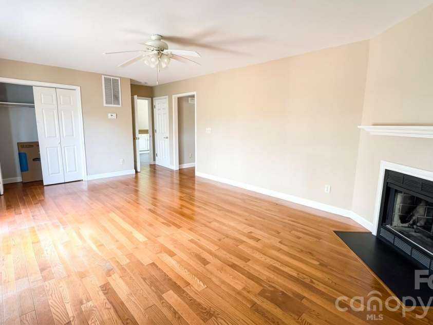 7218 Quail Ridge Drive, Charlotte, NC 28226.  MLS# CAR4383333, YatesRealty ID 25157. 