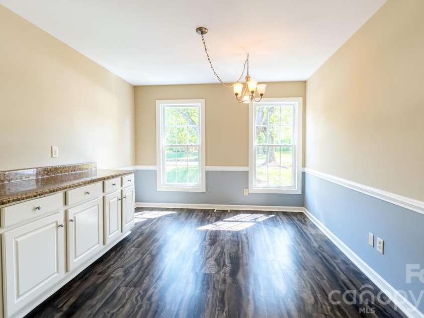 7218 Quail Ridge Drive, Charlotte, NC 28226.  MLS# CAR4383333, YatesRealty ID 25157. 