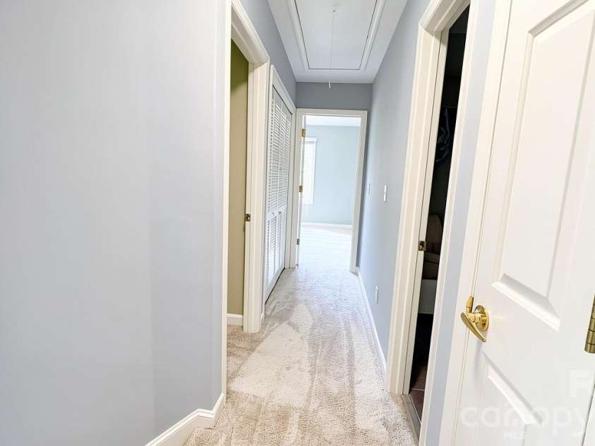 7218 Quail Ridge Drive, Charlotte, NC 28226.  MLS# CAR4383333, YatesRealty ID 25157. 