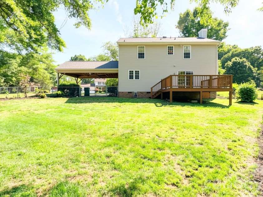 7218 Quail Ridge Drive, Charlotte, NC 28226.  MLS# CAR4383333, YatesRealty ID 25157. 