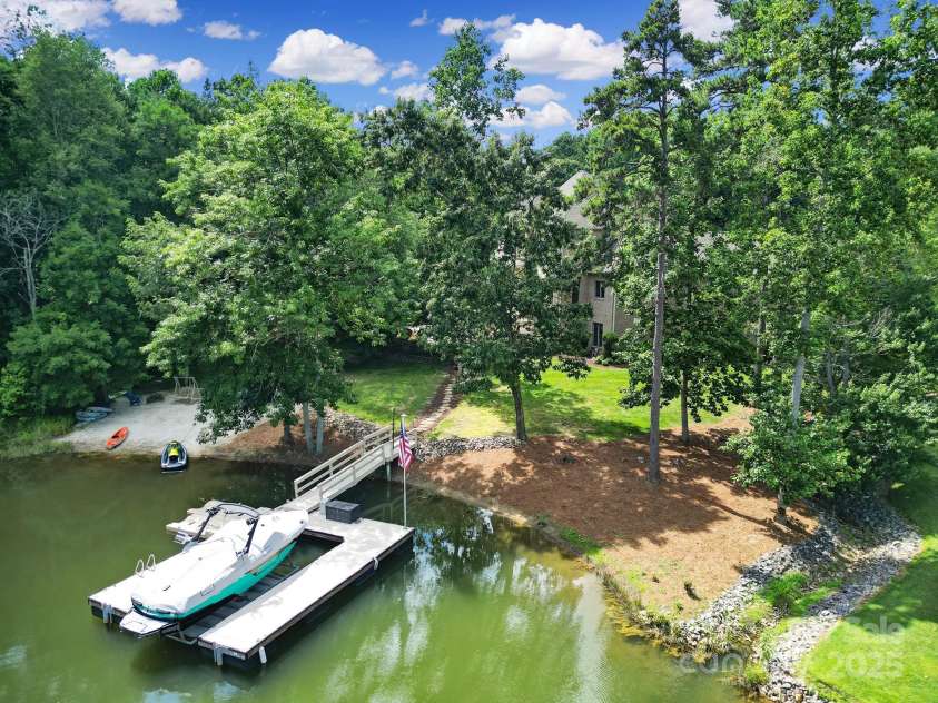 166 Atlantic Way, Mooresville, NC 28117.  MLS# CAR4277793, YatesRealty ID 25158. 