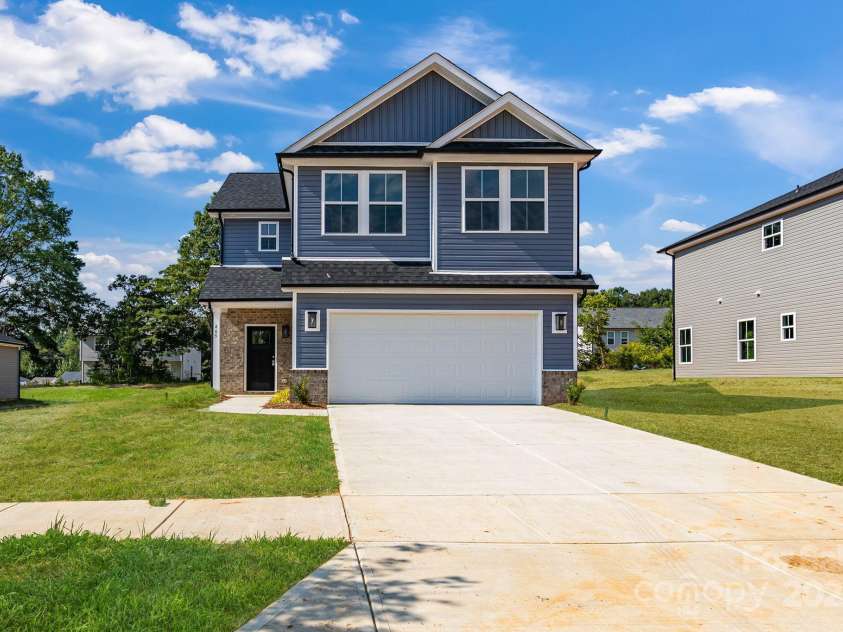 465 Contentment Court, Kannapolis, NC 28081.  MLS# CAR4280489, YatesRealty ID 25159. 